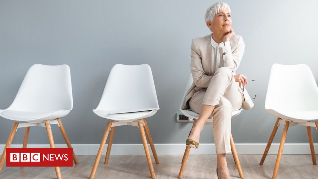 Seis dicas para conseguir um emprego acima dos 50 anos - BBC News Brasil