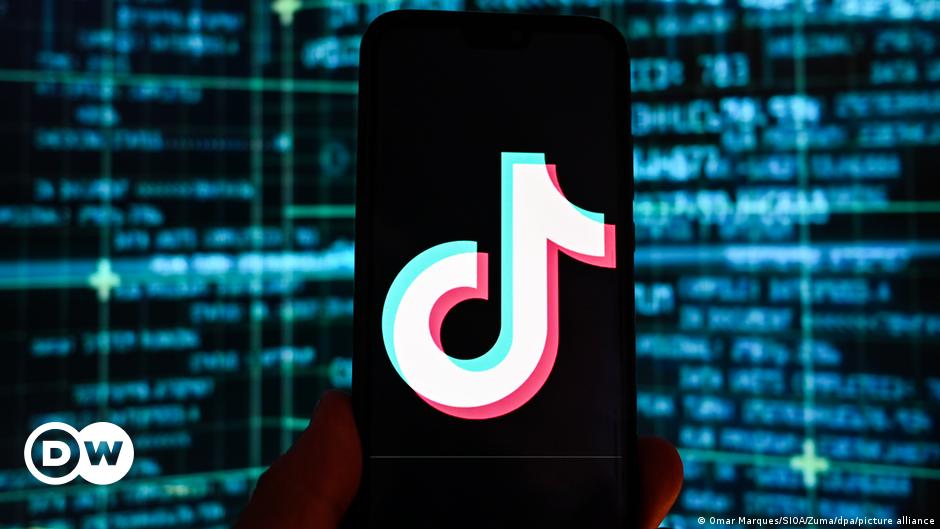 European Commission bans TikTok from staff work devices – DW – 02/23/2023