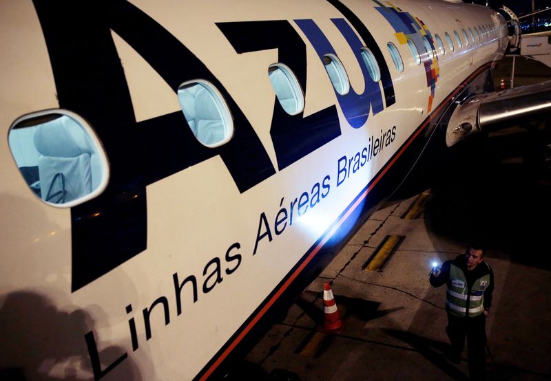 Azul tem prejuízo ajustado de R$610,5 mi no 4º tri - ISTOÉ DINHEIRO