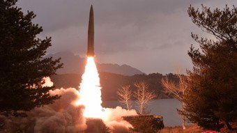 Coreia do Norte dispara míssil balístico intercontinental