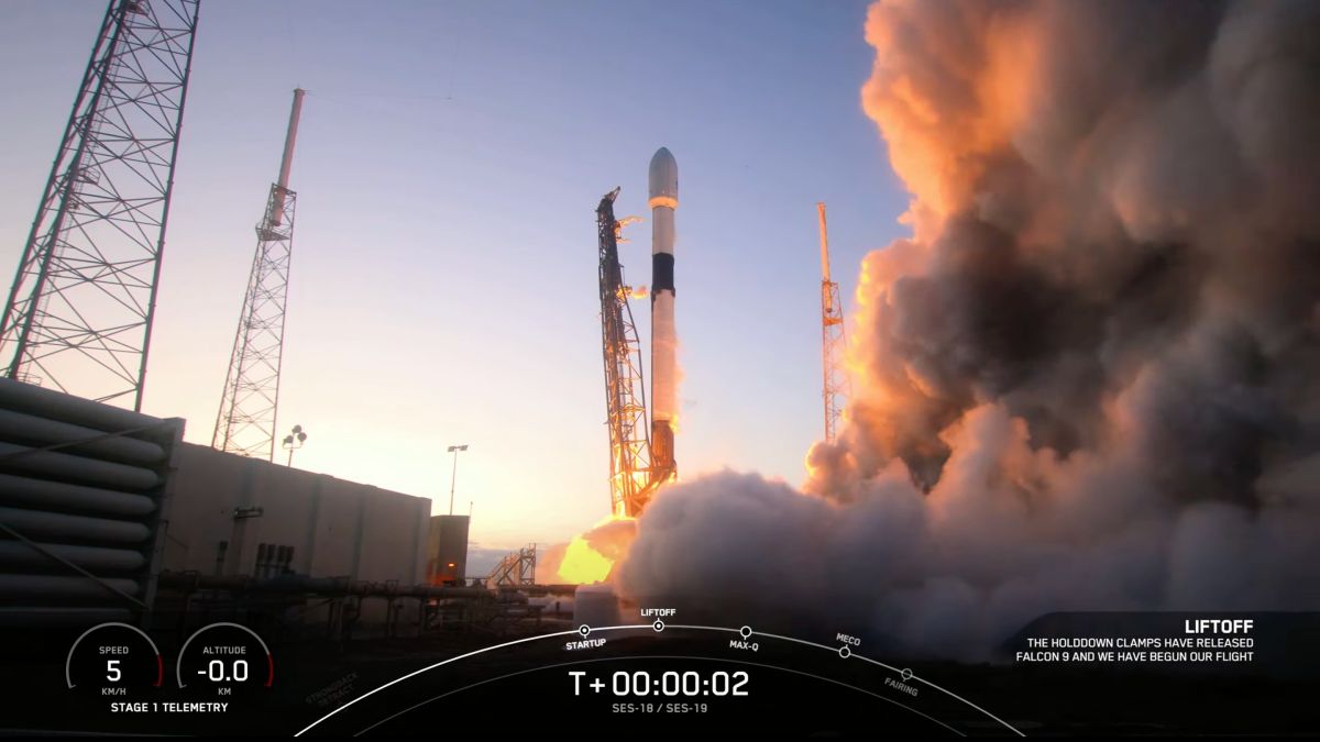 SpaceX launches 2 rockets less than 5 hours apart
