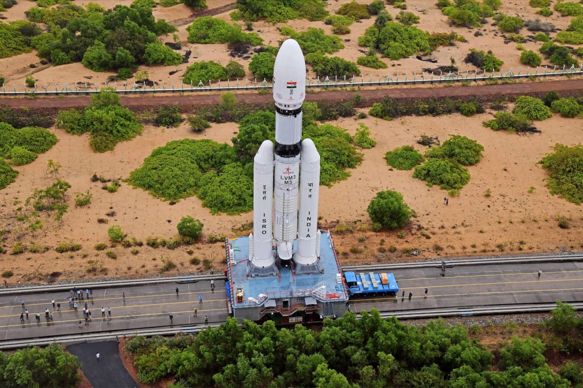 Watch Indian rocket launch final 36 OneWeb satellites tonight (March 25)