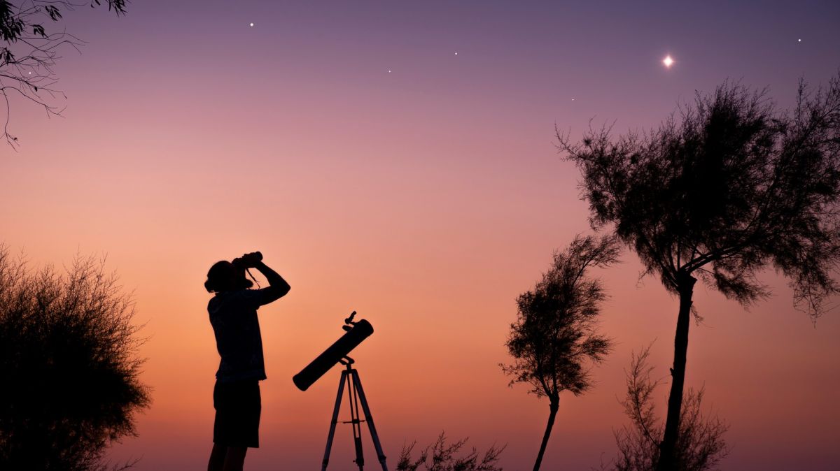 5 planets will align on March 27 and you won't want to miss it. Here's where to look.