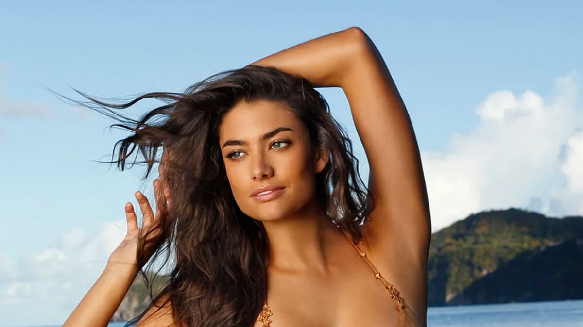 8 Gorgeous Photos of South African Model Lauren Mellor in St. Lucia