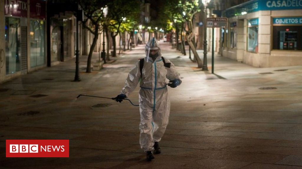 Coronavirus: Spain's funeral homes strike as cases rise