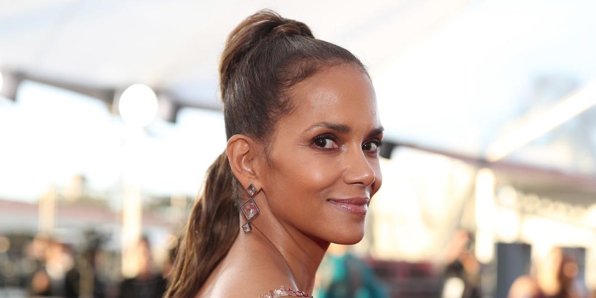 Halle Berry, 56, Dropped A ? Naked Photo On IG, And Everyone's Freaking Out