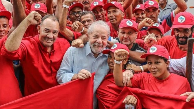 MST se sente à vontade no governo Lula com agenda internacional, invasões e pressão política