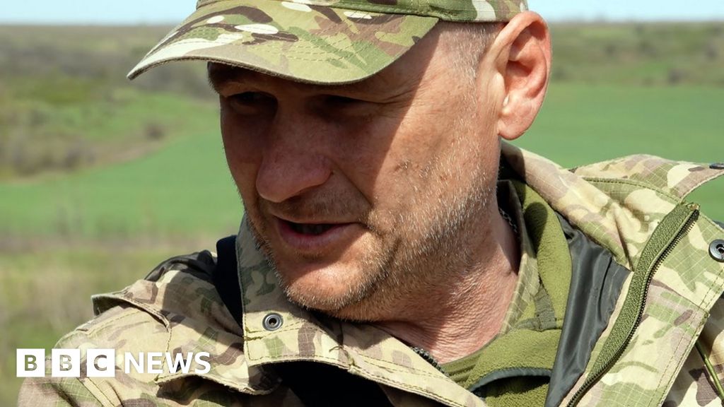 Ukraine war: Bakhmut defenders worry about losing support
