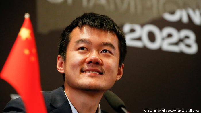 Pela primeira vez, campeão mundial de xadrez é chinês - ISTOÉ DINHEIRO