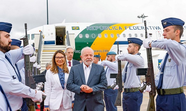 Em meio à crise no Brasil, Lula vai viajar de novo
