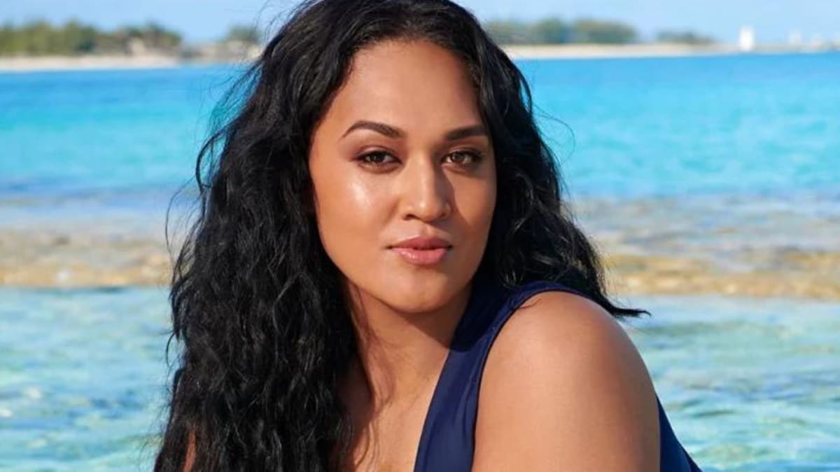 8 Stunning Photos of Polynesian Model Veronica Pome’e in the Bahamas