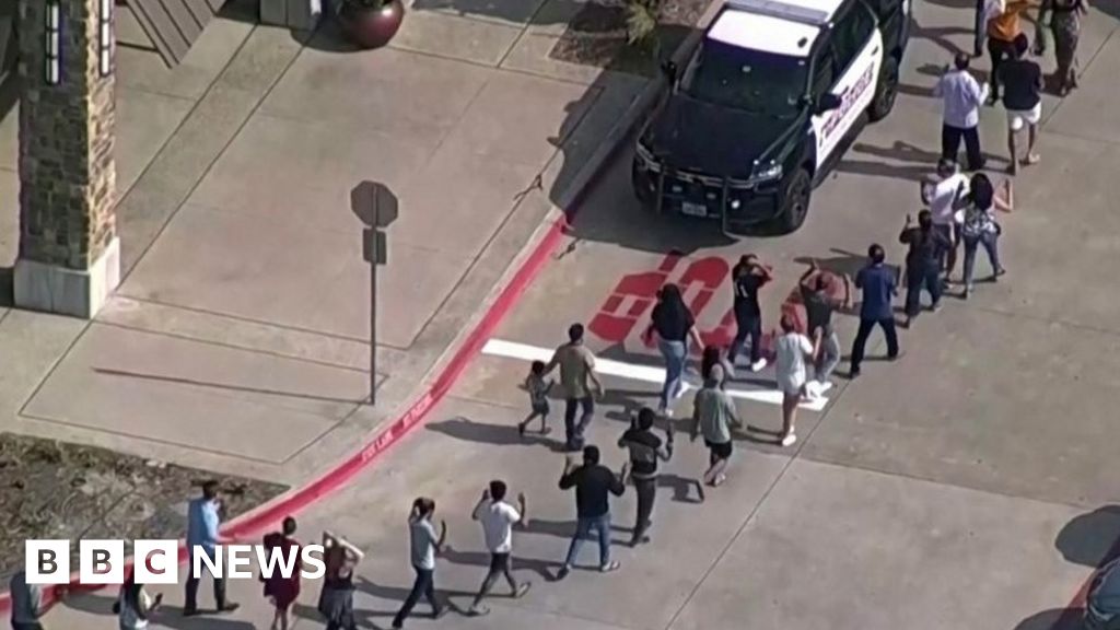 Texas shooting: Eight killed by gunman in Allen mall
