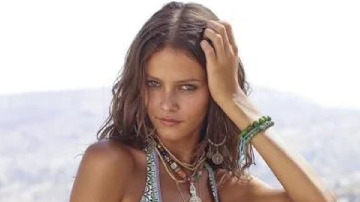 6 Beautiful Photos of Slovak Model Lucia Dvorska in Turkey