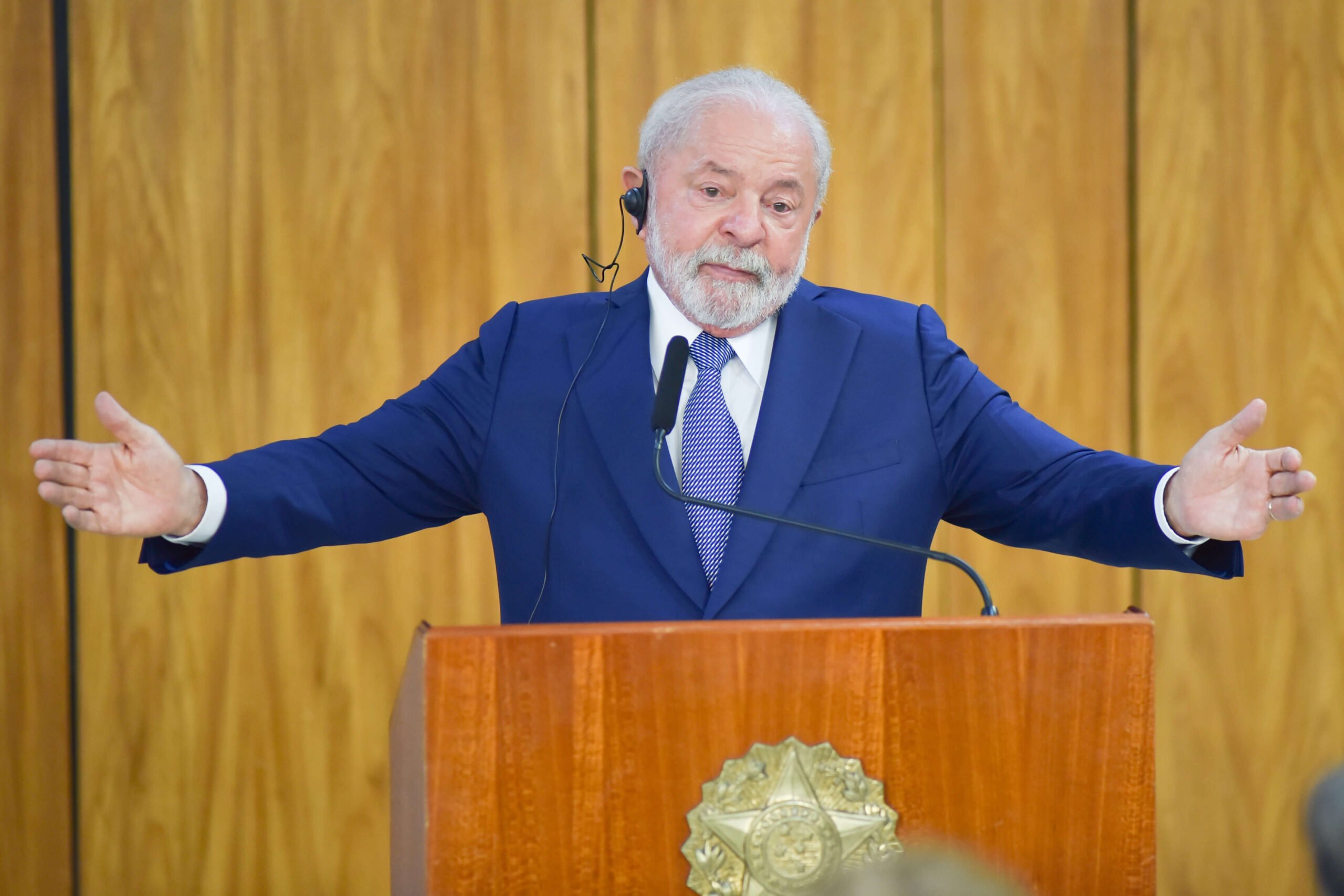 Lula gastou R$ 140 mil com duas salas de reuniões no Reino Unido