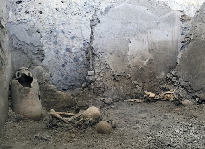 Skeletons found in Pompeii ruins reveal deaths by eathquake, not just Vesuvius' ancient eruption