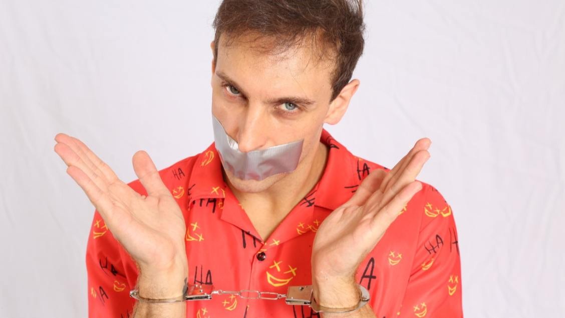 Afeganistão? Censura contra Leo Lins repercute no exterior
