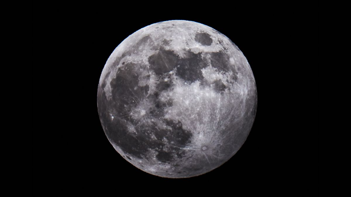 A Beaver Full Moon lunar eclipse occurs Monday. Here's what to expect. 