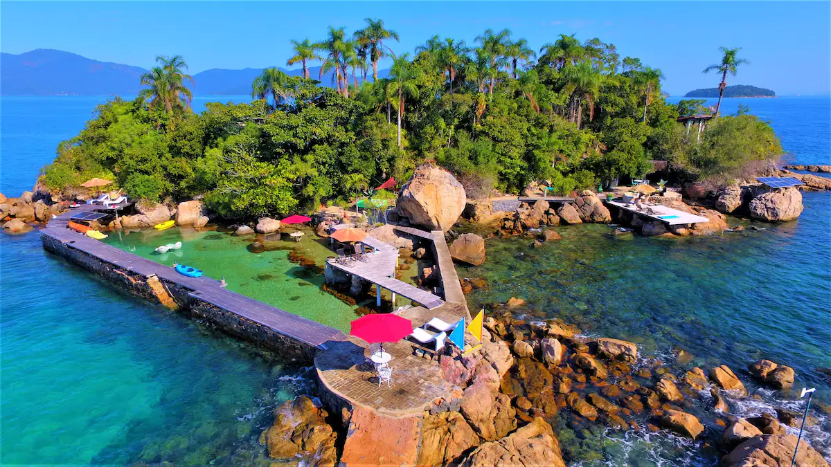 Conheça os 10 destinos de praia mais bem avaliados no Brasil