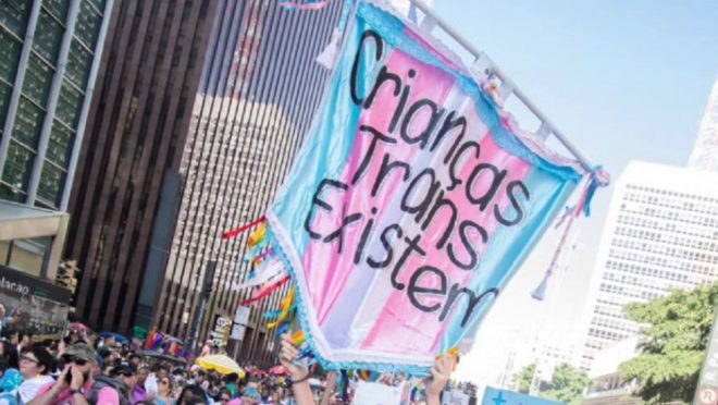 Parada LGBT de São Paulo teve bloco com apoio à transição de gênero entre crianças