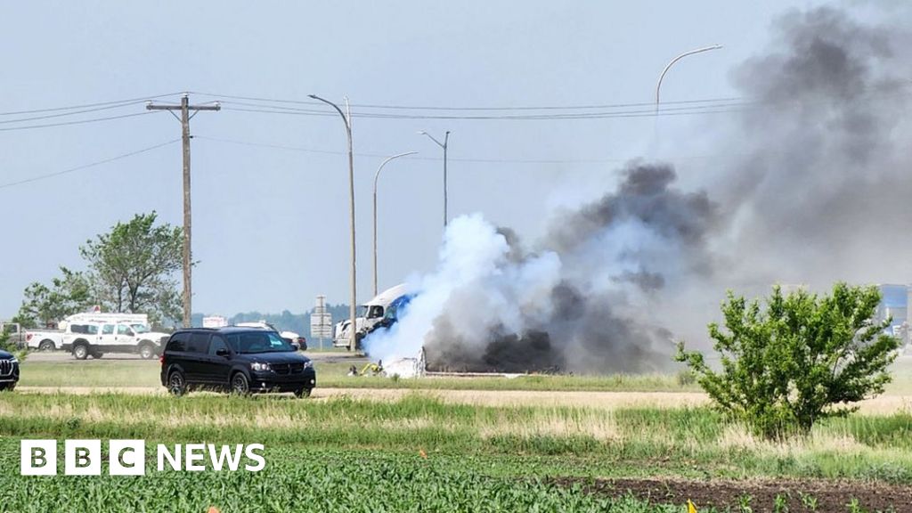 Canada highway crash near Winnipeg leaves at least 15 dead