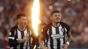 Após crise no estadual, Botafogo chega ao meio do ano como um dos melhores times do Brasil
