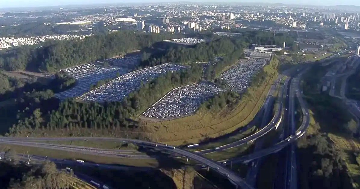 Volkswagen: milhares de carros empacam em pátio