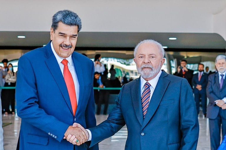 Lula critica interferência estrangeira na Venezuela