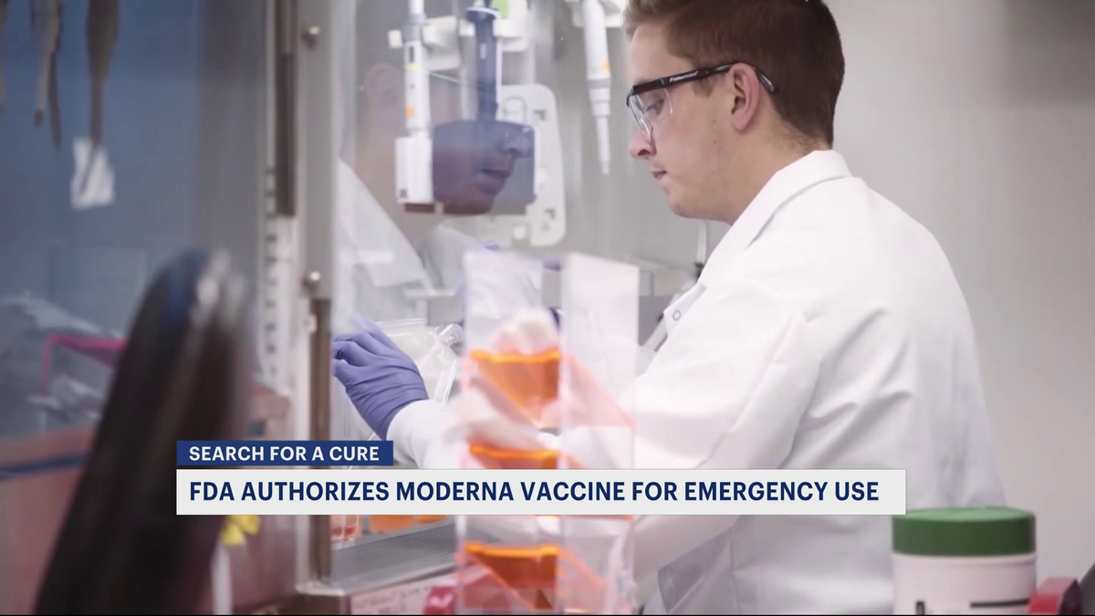 FDA issues emergency use authorization for Moderna's coronavirus vaccine