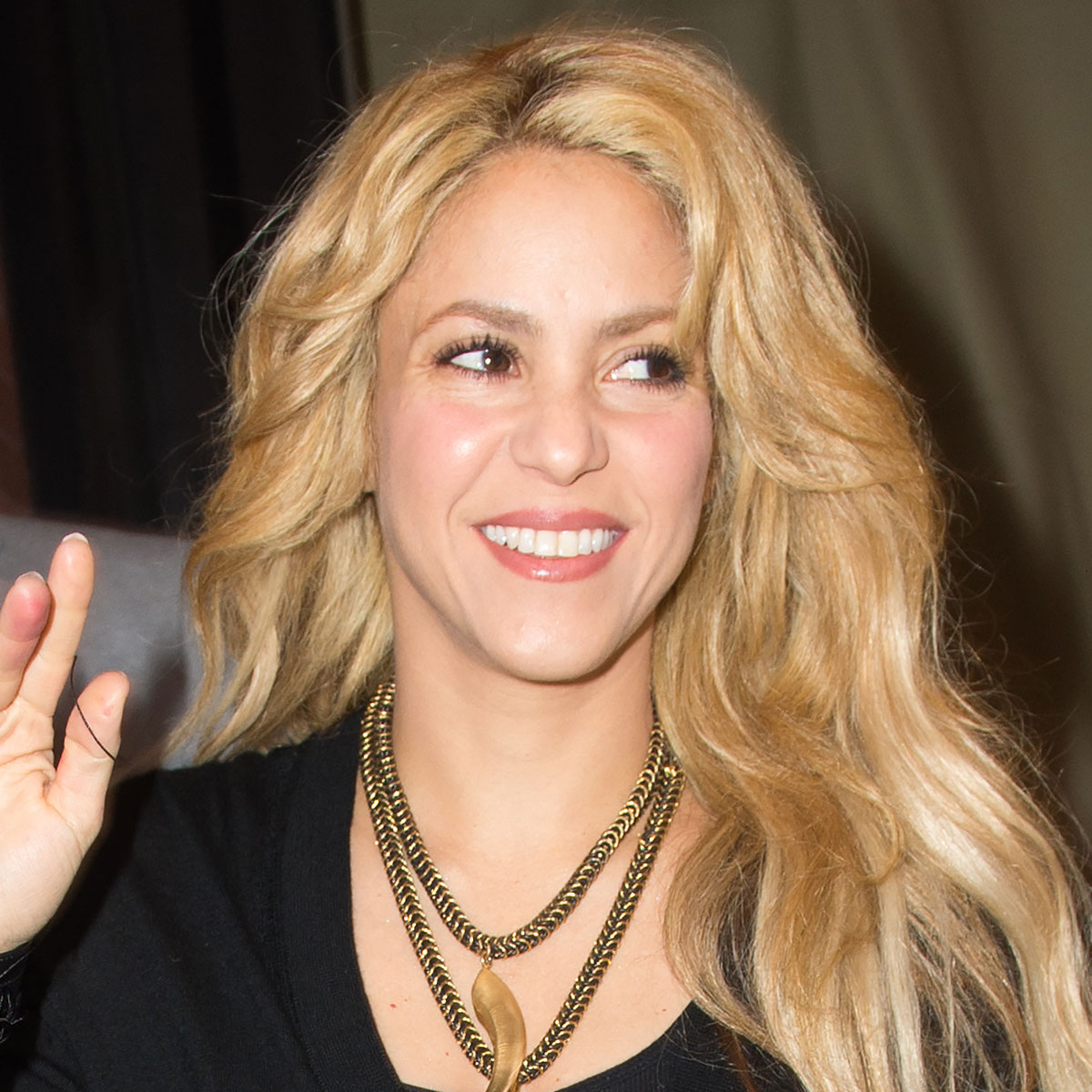 Shakira Wows Fans In White Tube Top And Mini Shorts At Miami Heat Game