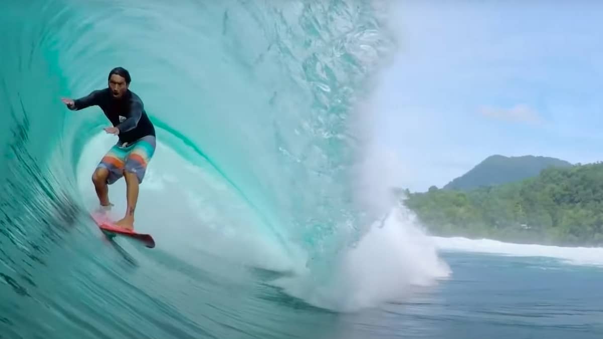 Surfista de 44 anos morre após acidente na Indonésia