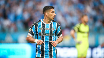 Suárez não quer ficar no Grêmio e está a 'um passo' de jogar no Inter Miami, afirmam jornais uruguaios