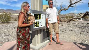 Turismo bizarro: visitantes se aglomeram no Vale da Morte para tentar sofrer com calor recorde