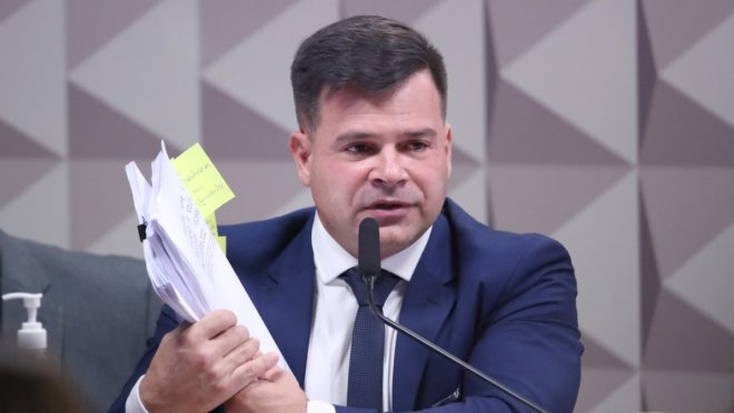 Ex-diretor-geral da PRF, Silvinei Vasques, é preso em operação da PF