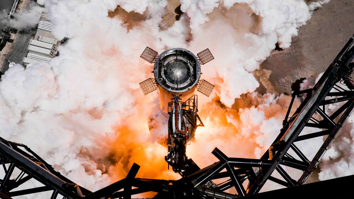 These new photos of SpaceX's giant Starship Booster 9 engine test are just gorgeous