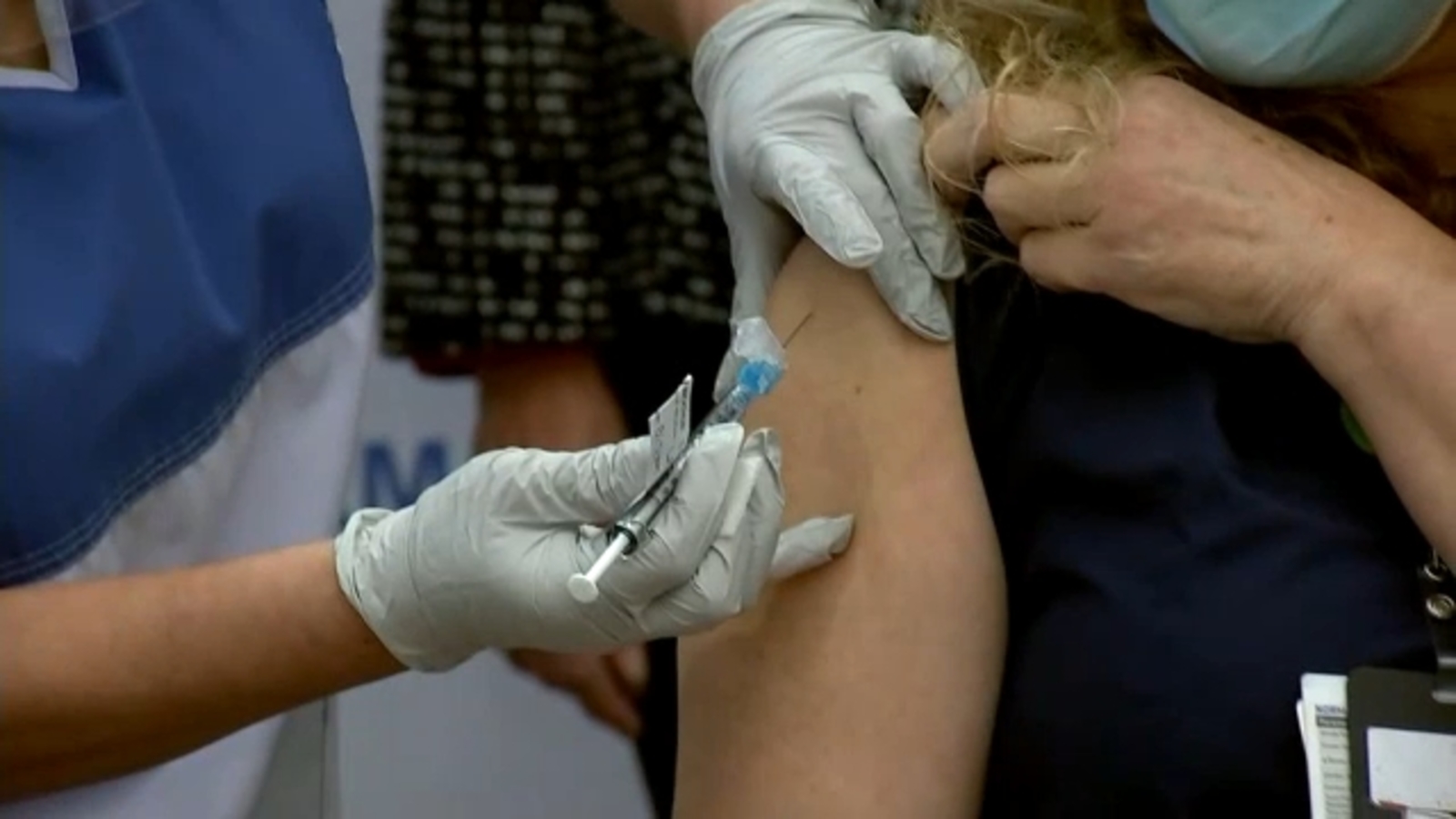 Coronavirus NY: Clinic and private practice health care workers receive vaccine as rollout continues