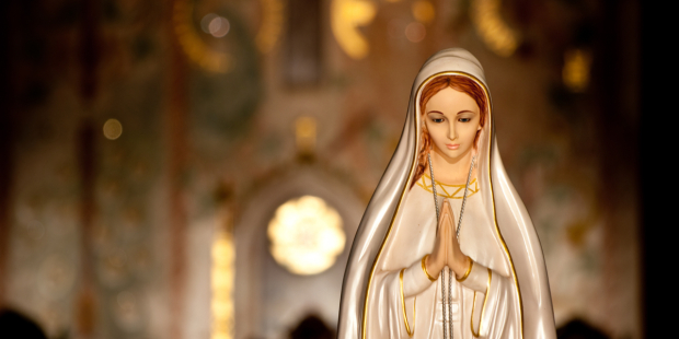 Como a Virgem Maria está junto de nós ao longo do ano?
