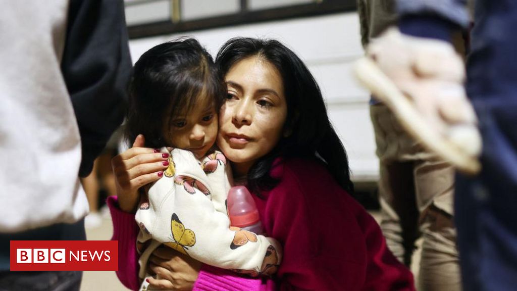 Por que número de peruanos que abandonam seu país quadruplicou - BBC News Brasil