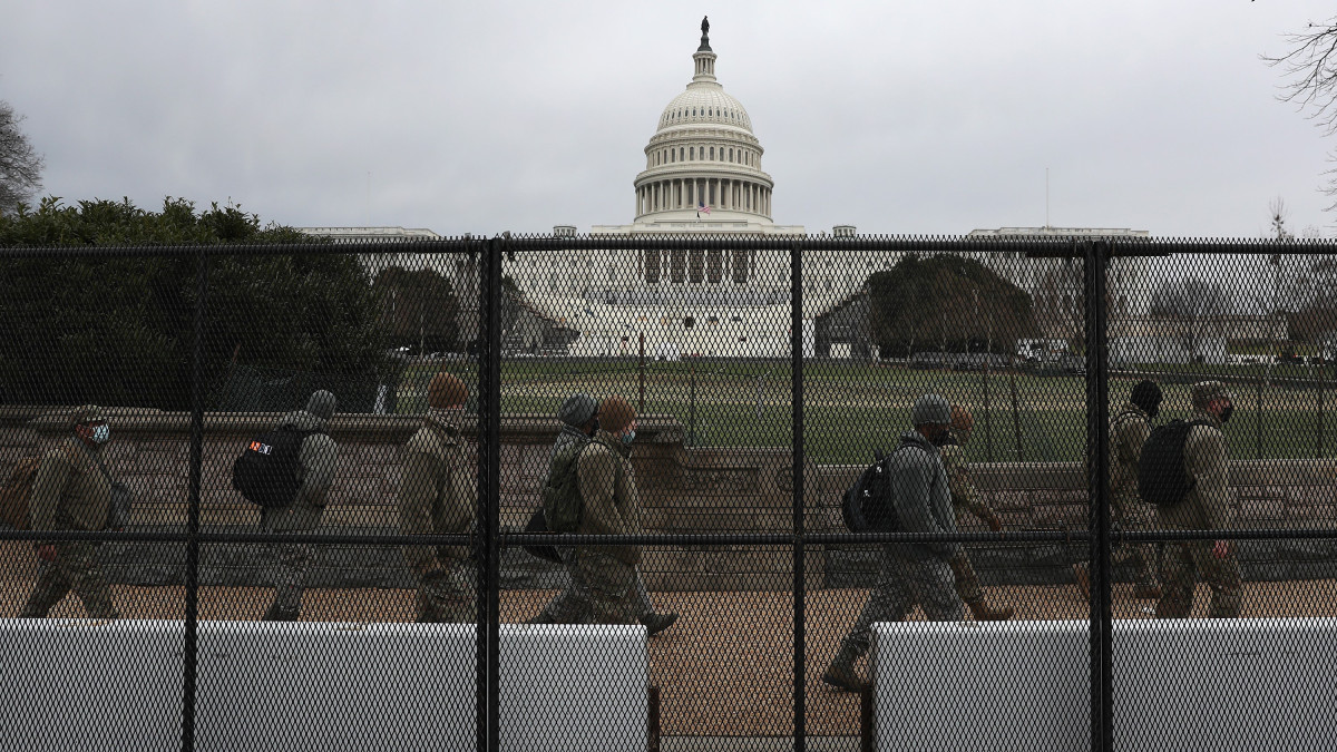 Army Head Says National Guard May Be Allowed to Carry Guns in DC