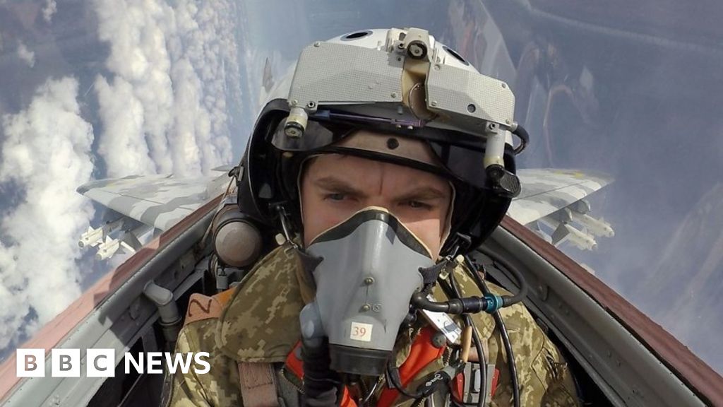 Ukraine war: Fighter ace and two other pilots killed in mid-air crash