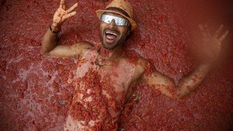 La Tomatina! Festival na Espanha promove guerra com 120 toneladas de tomate