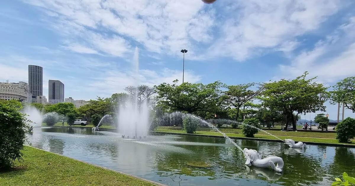 Chafariz da Praça Paris, na Glória, volta a funcionar após 6 anos