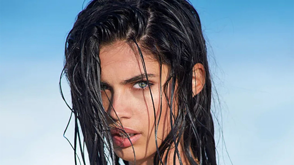 6 Colorful Looks From Sara Sampaio’s SI Swim Photoshoot on the Jersey Shore