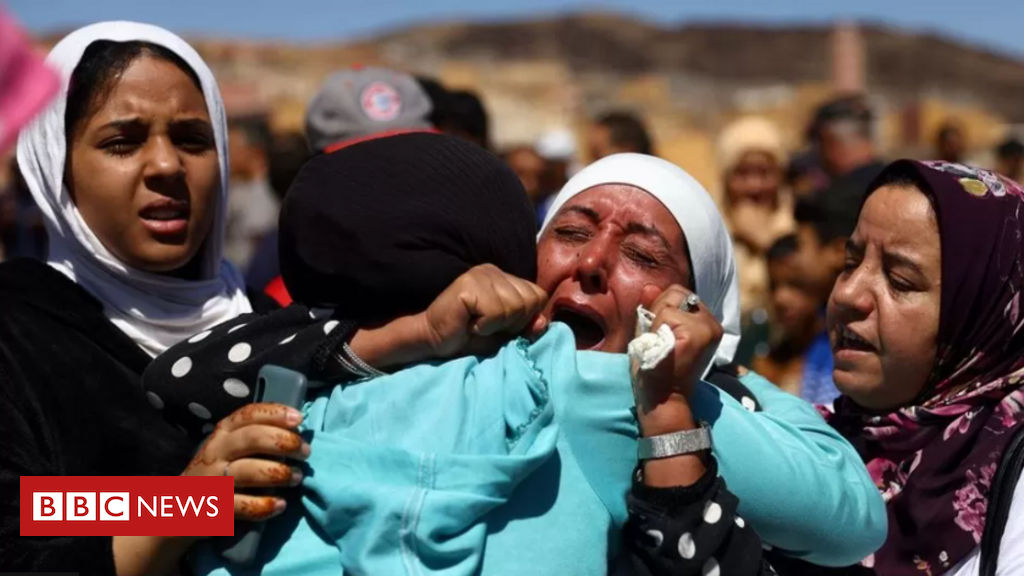 Terremoto no Marrocos: a corrida contra o tempo para salvar sobreviventes presos nos escombros - BBC News Brasil