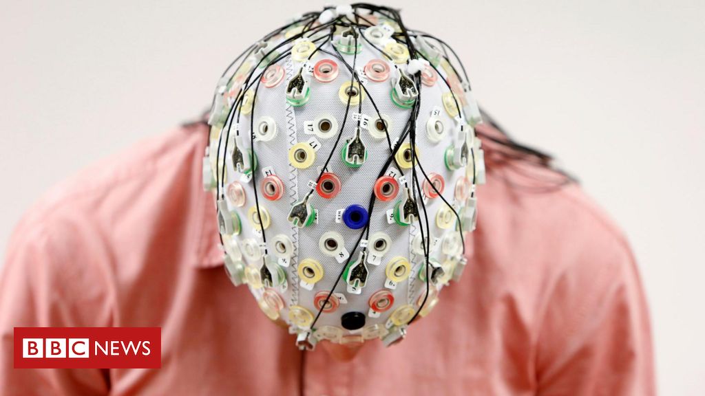 Neurotecnologia: 'Empresas já leem nossas mentes e vão saber ainda mais', diz pesquisadora - BBC News Brasil