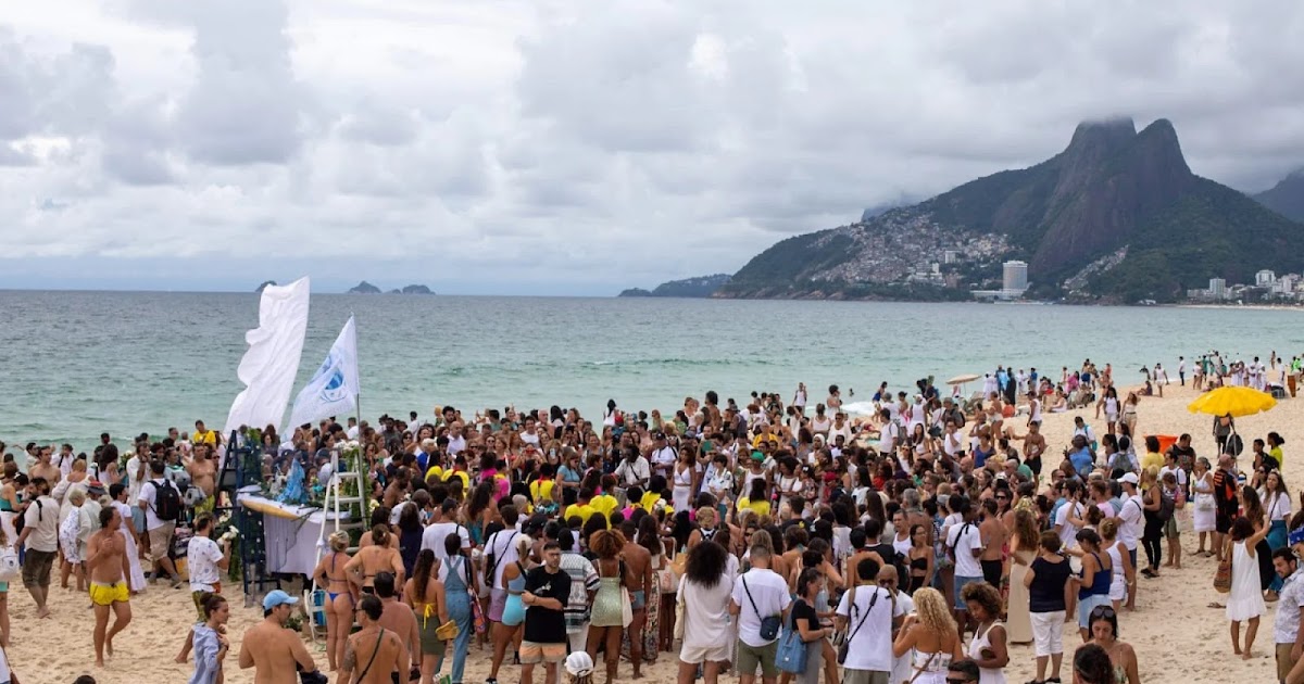 Fiéis celebram Dia de Iemanjá em diversos pontos do Rio