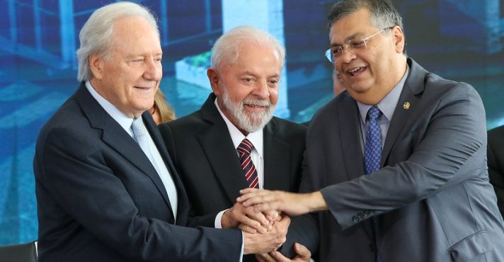 Deputados criticam fala de Lula sobre ‘humanizar combate a pequenos crimes’: ‘Passa pano para bandidos’