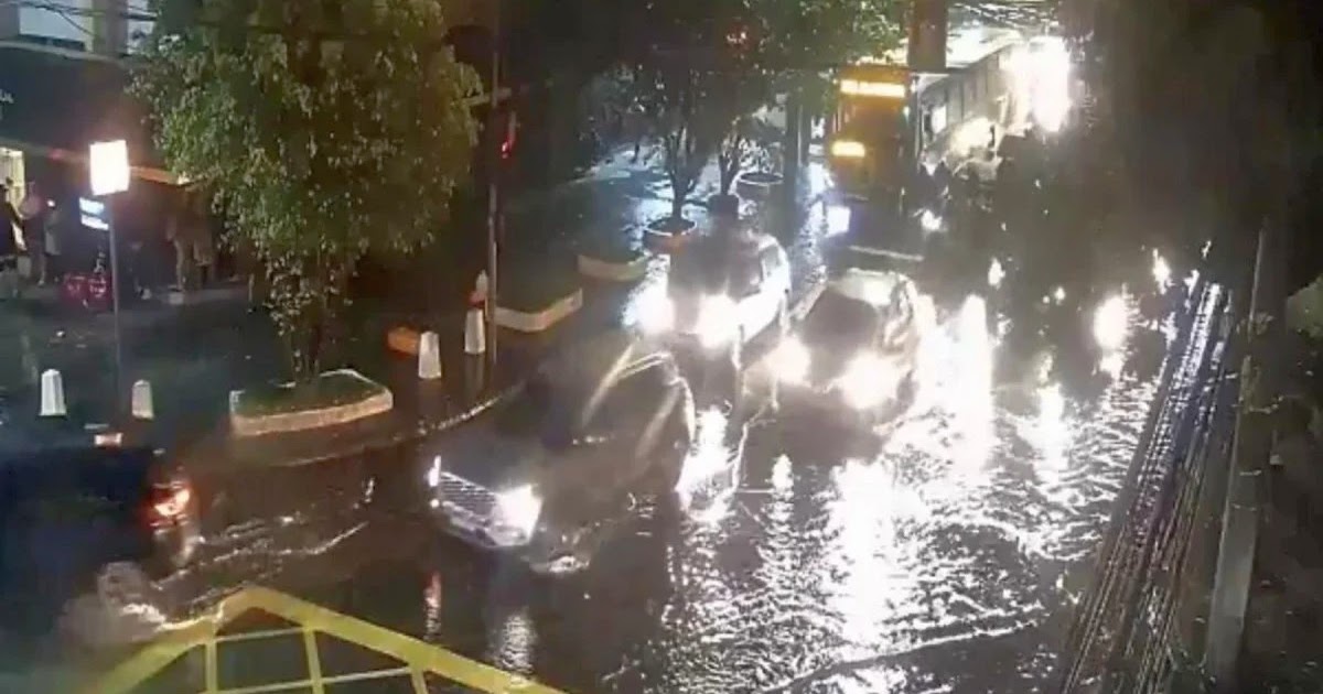 Chuva forte causa transtornos na cidade do Rio