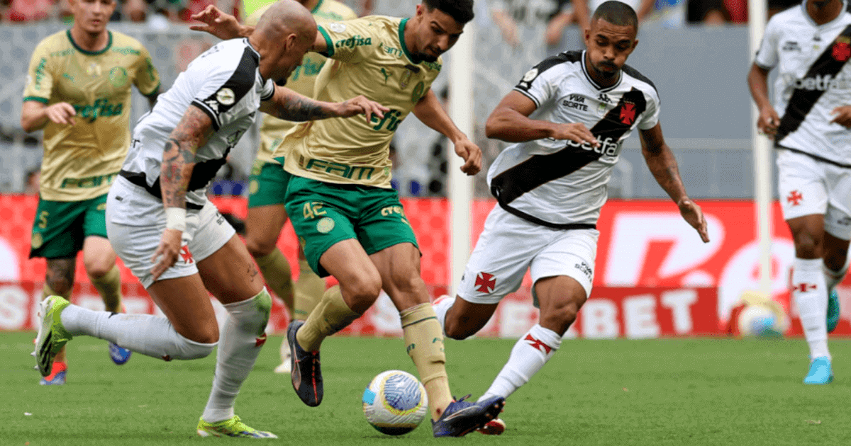 Vasco perde para o Palmeiras em jogo marcado por falha de Rayan
