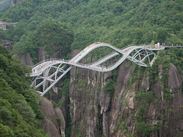 A Ponte Ruyi: uma obra que parece desafiar as montanhas