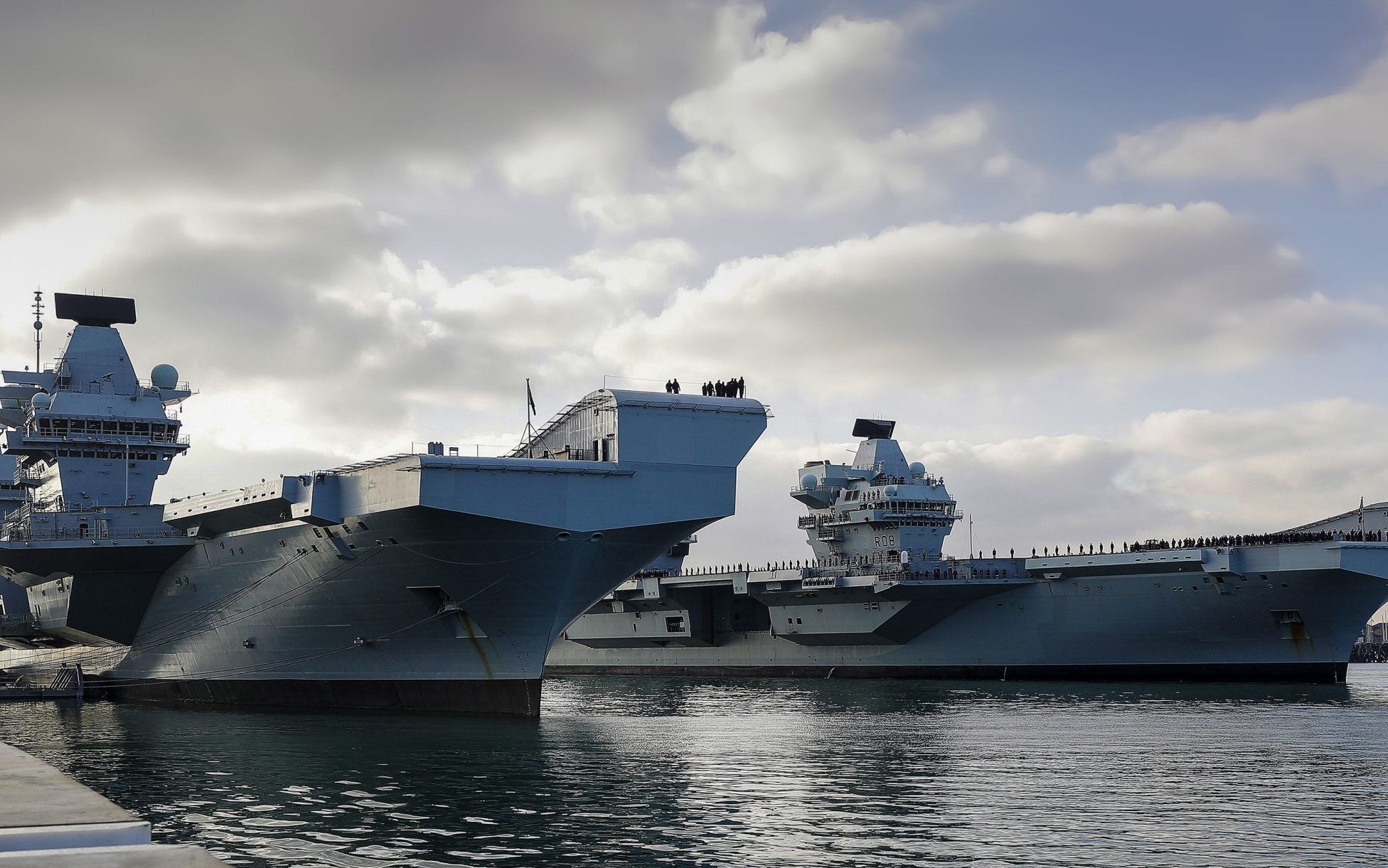 HMS Queen Elizabeth faces a high risk of 'incidents' in the South China Sea